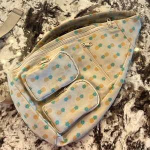 Cute pineapple cross body bag!!